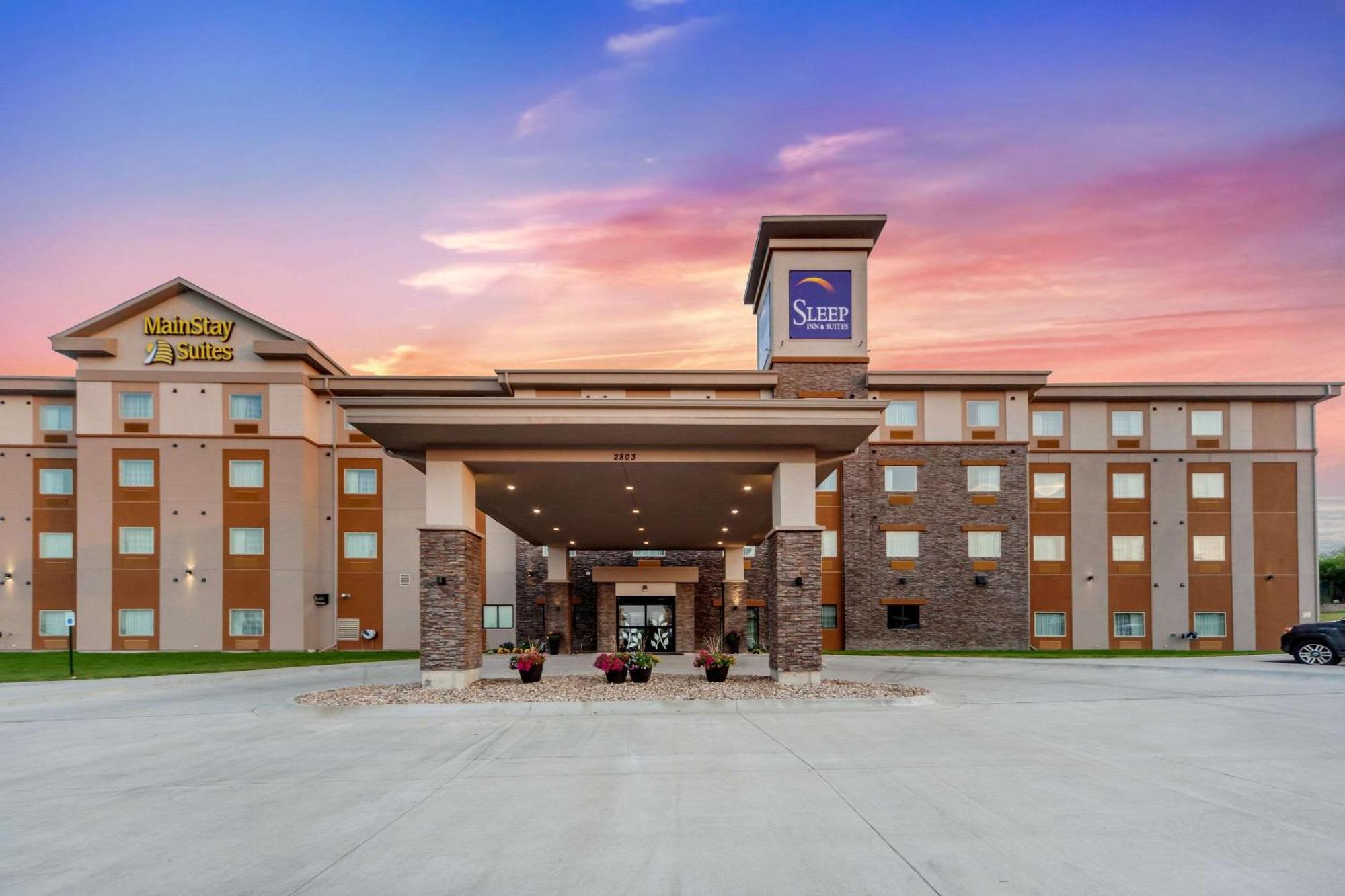 Sleep Inn & Suites Lincoln University Area Exterior photo